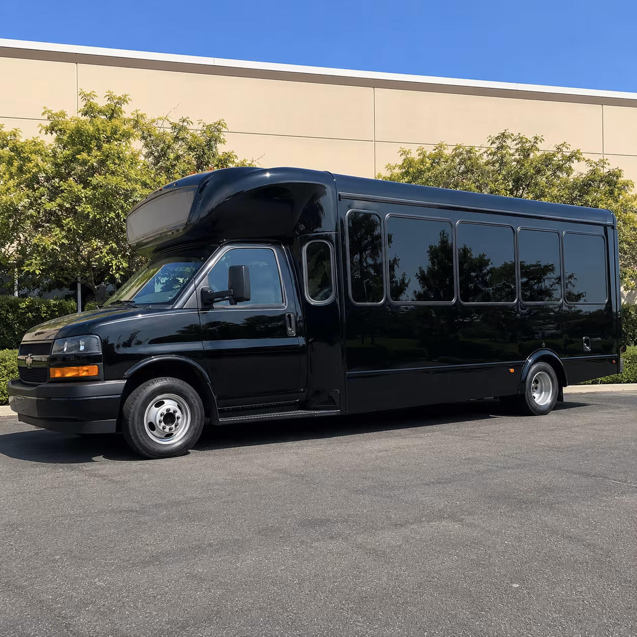 Gilbert Birthday, Sweet 16, & Quinceañera Transportation party bus exterior