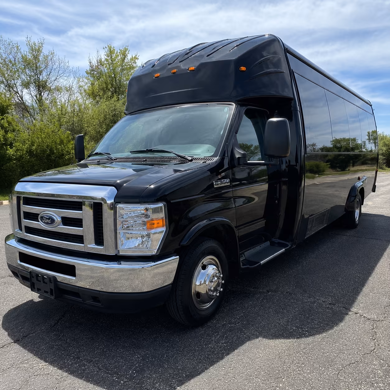 Gilbert Winery Tour & Pub Crawl Transportation party bus exterior